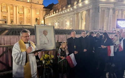 Św. Jan Paweł II znowu połączył Polaków na Placu św. Piotra