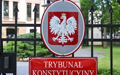 „Czy to się komus podoba, czy nie” TK będzie wydawał wyroki – zapowiada Tusk. Dziś w Warszawie protest 