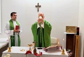 Papież wraca do Watykanu. W niedzielę Anioł Pański z okien Pałacu