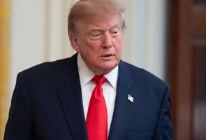 Poparcie dla Trumpa i Republikanów spadło do rekordowo niskiego poziomu