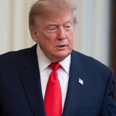 Poparcie dla Trumpa i Republikanów spadło do rekordowo niskiego poziomu