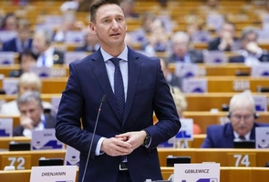 Geblewicz: samorządy muszą być włączone w proces decyzyjny dotyczący zwalczania terroryzmu