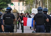 Demonstranci mieli kałasznikowy. Godzina policyjna we Francji