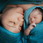 Matka z Idaho obala mit: aborcja nie ratuje życia, obowiązkiem lekarza jest leczyć i kobietę, i dziecko
