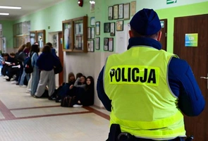 Policyjna akcja trwa. Nieznana liczba zatrzymanych nieletnich