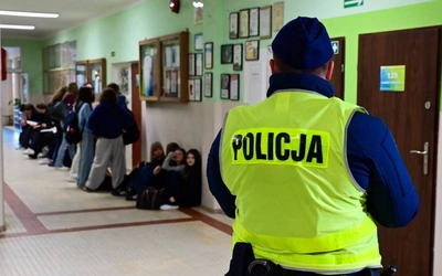 Policyjna akcja trwa. Nieznana liczba zatrzymanych nieletnich