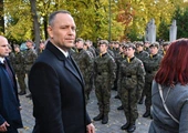 Prezydent Nawrocki na pogrzebie 49 ofiar komunizmu: „Niespełnione sny powstają z mogił”