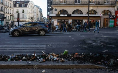 Francja zakazuje manifestacji