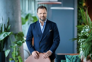 N!Asystent nowej generacji. Nest Bank pokazuje asystenta AI, który załatwia sprawy w rozmowie