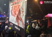 Policja usunęła obrońców życia spod Sejmu, by zrobić miejsce dla czarnego protestu