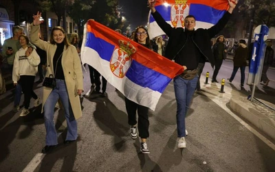 Koniec ery Vuczicia w Serbii. „Lista Studencka” wygrała przedterminowe wybory parlamentarne