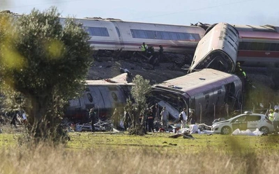 Tragedia w Hiszpanii. Dziesiątki ofiar zderzenia dwóch pociągów