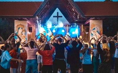 Pokolenie Z a religijność. Socjolog: Wiara będzie świadomym wyborem albo nie będzie jej wcale