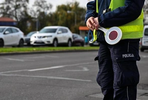 Będą suszyć. 6 tys. policjantów na drogach do poniedziałku
