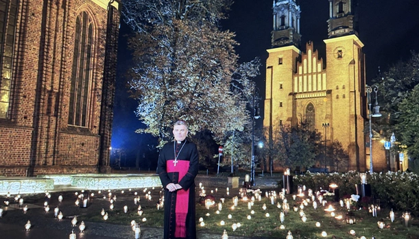 Abp Zieliński w orędziu na Wszystkich Świętych: Święci są dla nas pomostem do nieba