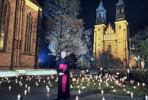Abp Zieliński w orędziu na Wszystkich Świętych: Święci są dla nas pomostem do nieba