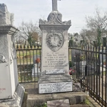 Pomnik na cmentarzu de Loyasse